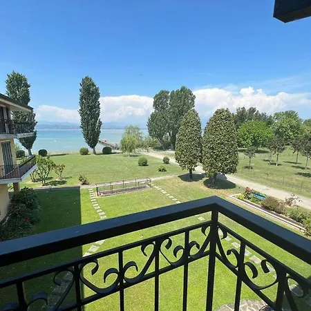 Ena Apt Fronte Lago Bilocale Con Piscina Parco E Pontile Privato Apartment