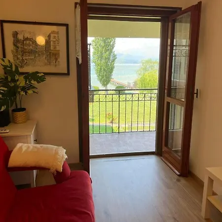Apartment Ena Apt Fronte Lago Bilocale Con Piscina Parco E Pontile Privato *