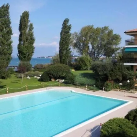 Ena Apt Fronte Lago Bilocale Con Piscina Parco E Pontile Privato Apartment